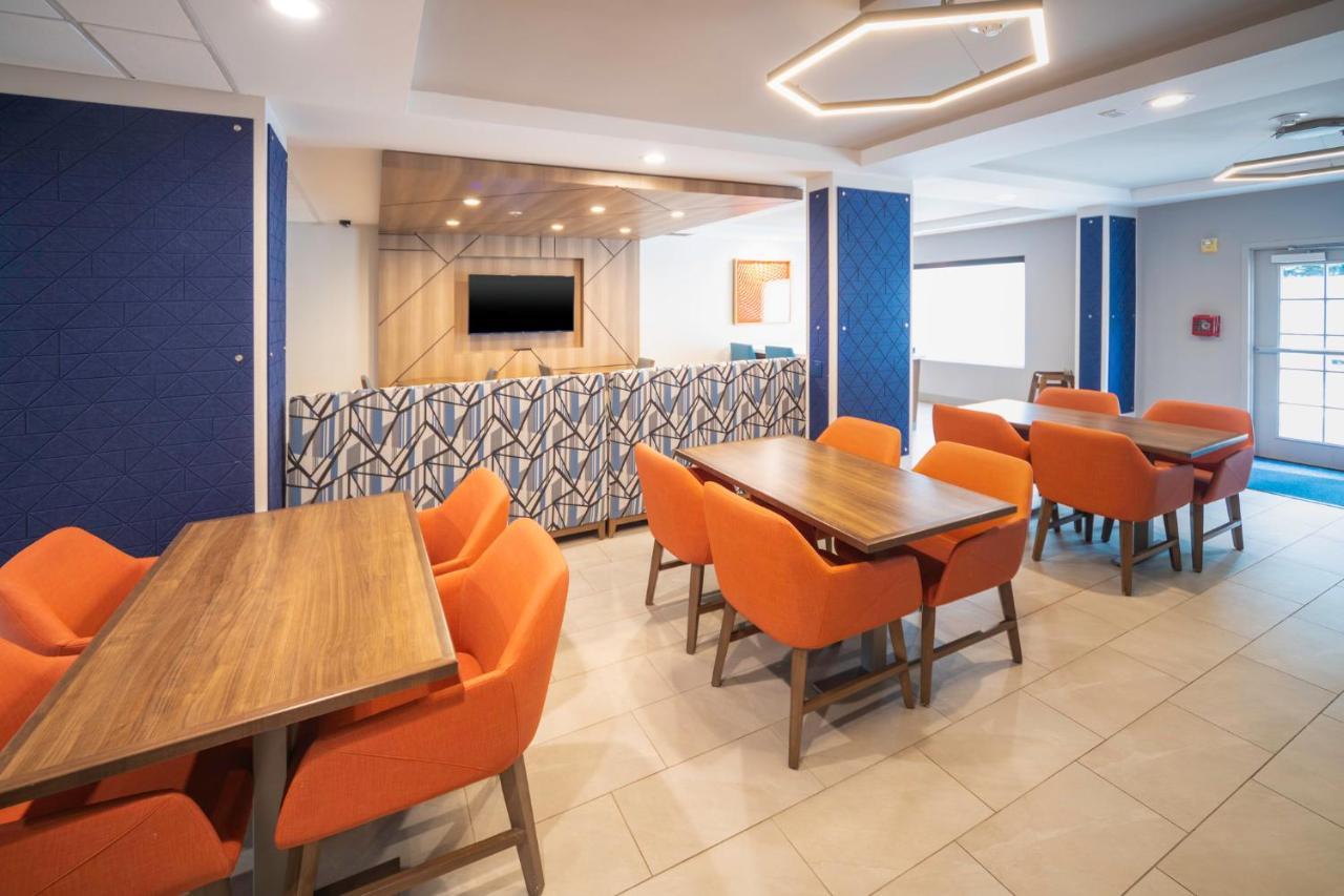 Holiday Inn Express And Suites Atlanta-Johns Creek By Ihg Esterno foto