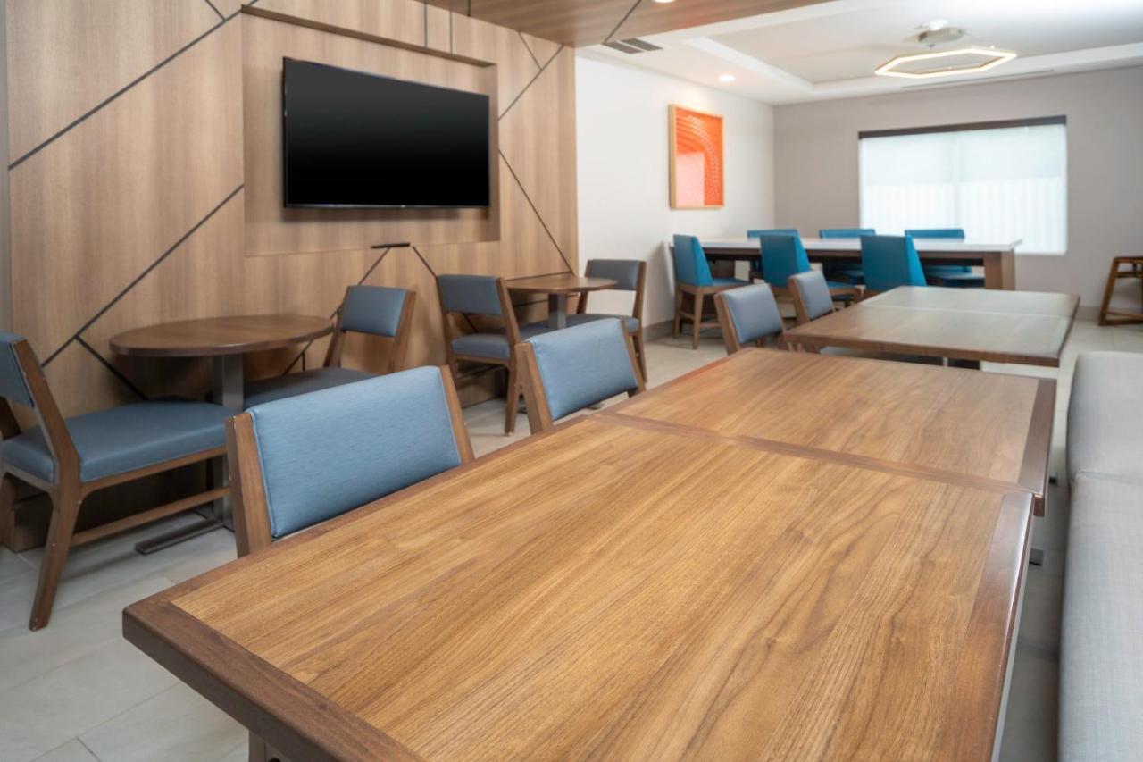 Holiday Inn Express And Suites Atlanta-Johns Creek By Ihg Esterno foto